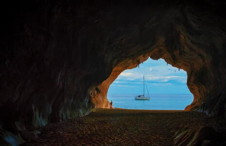 This is default featured slide 4 title